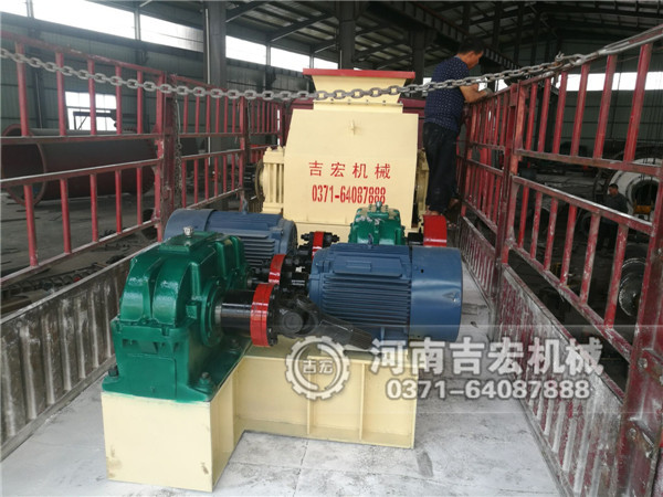 1200&times;1000對輥破碎機(jī)發(fā)往湖北