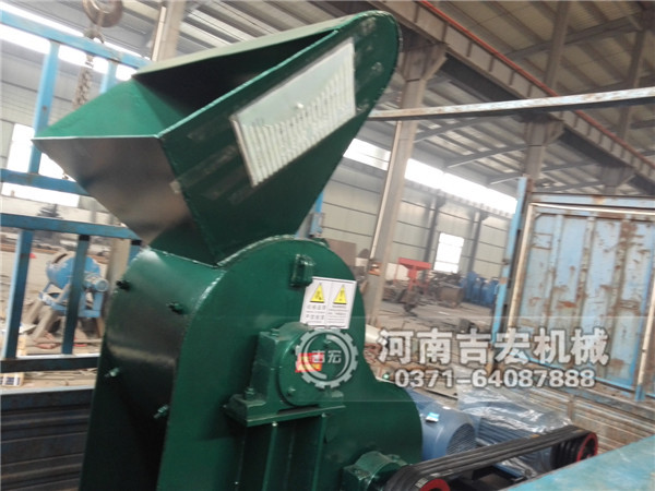 大進(jìn)料口雙級粉碎機發(fā)往四川廣安_粉碎廢舊石膏板