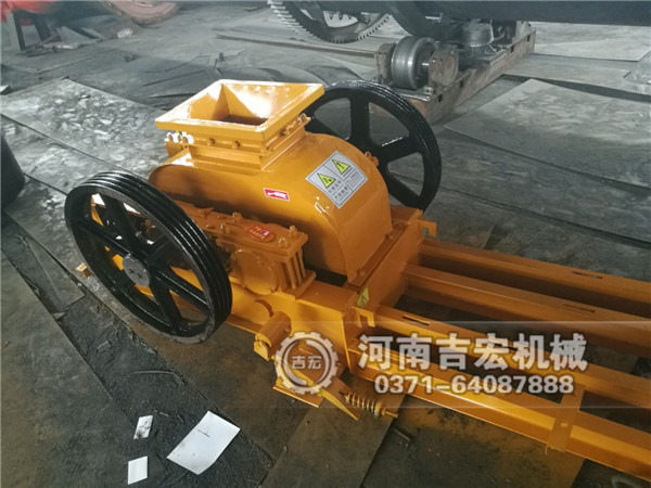 400&times;250石英砂破碎設備發(fā)往福建漳州