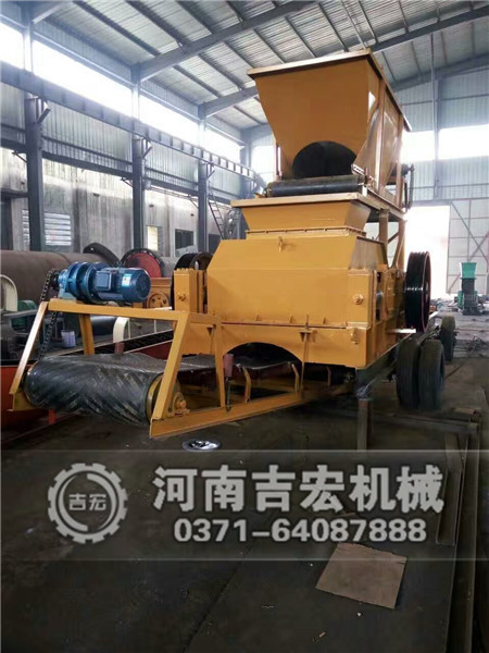 900&times;1200移動雙齒輥破碎機(jī)發(fā)往西安 