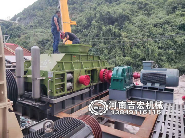 打機(jī)制砂設(shè)備價(jià)格_時(shí)產(chǎn)100噸制砂機(jī)多少錢(qián)一臺(tái)